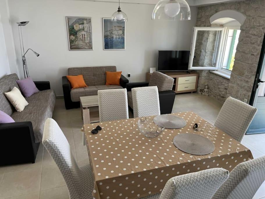 Holiday Home Aria Podgora Exterior photo